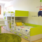 Llévate este original dormitorio en tonos verdes y blancos para tus hijos en Muebles Gascón.